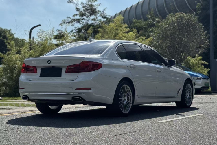 宝马5系 2019款 525Li 豪华套装车身外观6007