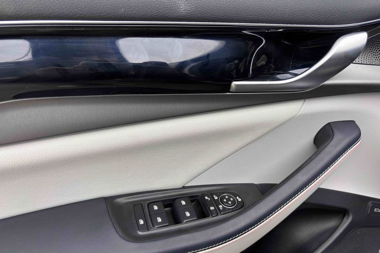 比亚迪 秦PLUS 2021款 DM-i 55KM 旗舰型中控内饰7012