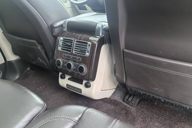 路虎 揽胜 2016款 3.0 SC V6 Vogue中控内饰7006