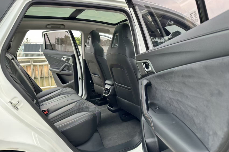 荣威D5X DMH 2024款 135科技版中控内饰7012