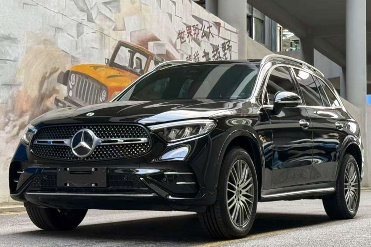 奔驰GLC 2023款 GLC 300 L 4MATIC 动感型 7座车身外观1