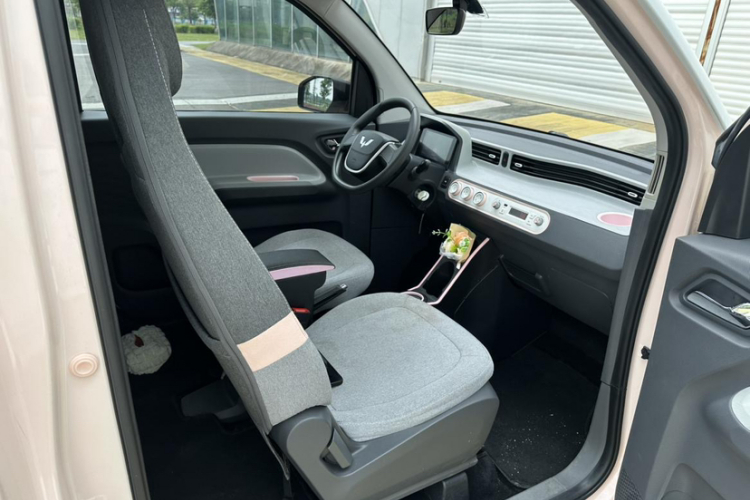 五菱汽车 宏光MINIEV 2022款 马卡龙臻享款 磷酸铁锂中控内饰7003