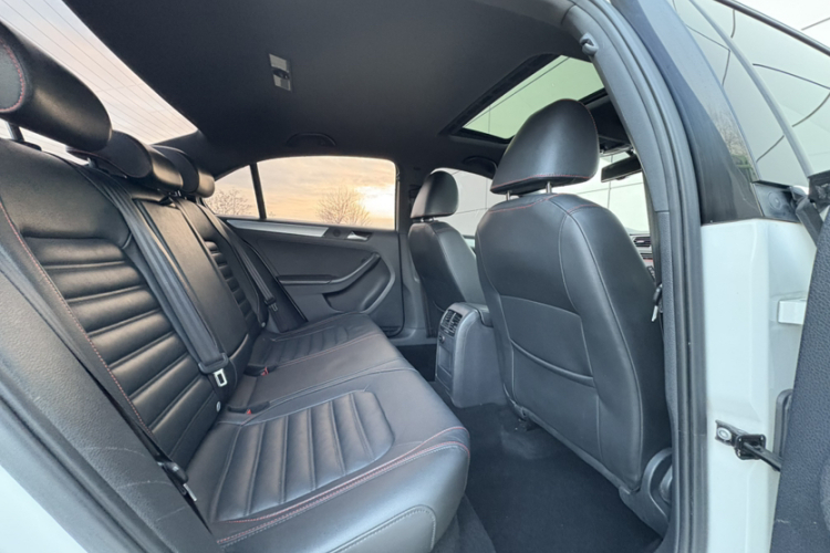 大众 速腾 2013款 2.0TSI GLI中控内饰7002