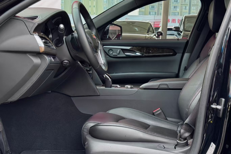 凯迪拉克CT6 2022款 28T 豪华型中控内饰7005