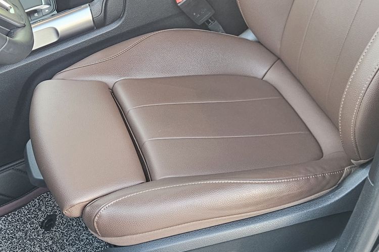 奔驰GLB 2023款 GLB 220 动感型中控内饰7002