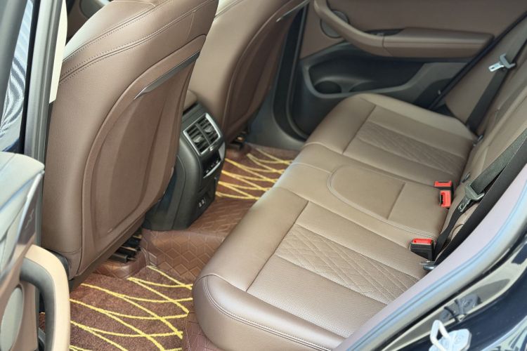 宝马iX3 2022款 改款 创领型中控内饰7007