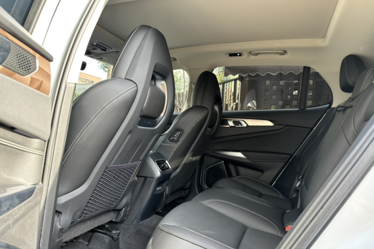 领克01 2019款 2.0T 两驱型Pro版 国VI中控内饰7008