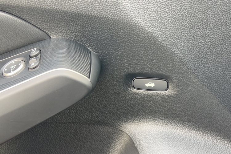 本田 思域 2022款 240TURBO CVT劲控版局部细节9006