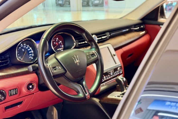 玛莎拉蒂 总裁 2013款 3.0T 标准型中控内饰7004