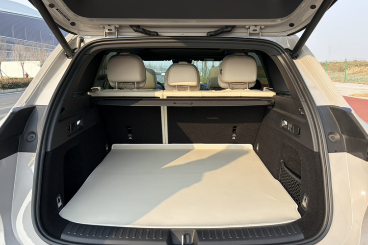 理想汽车 理想L6 2024款 Max中控内饰7001