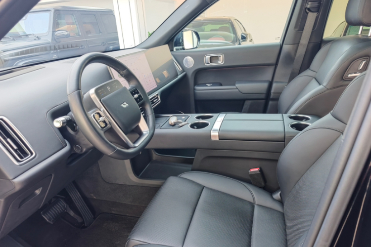 理想汽车 理想L8 2024款 Ultra中控内饰7005