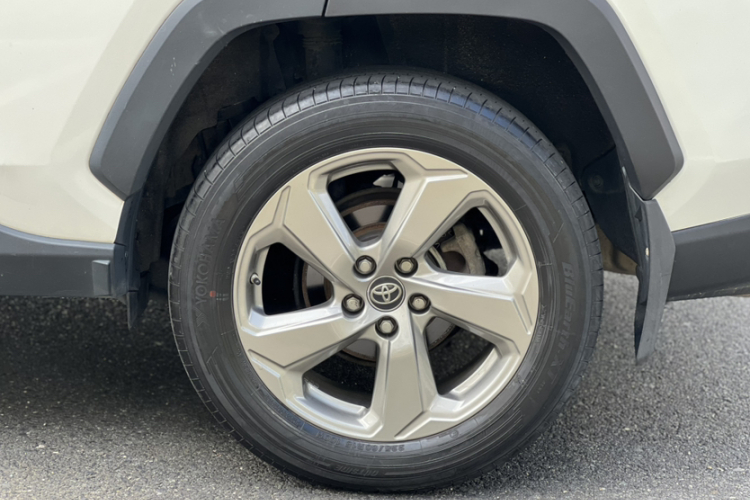 丰田 RAV4荣放 2020款 2.0L CVT两驱风尚版车身外观6010