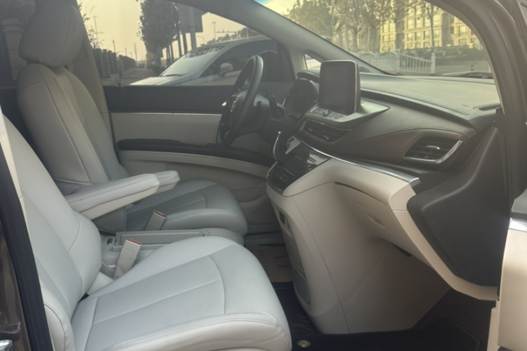 别克GL8 2023款 陆上公务舱 舒适型中控内饰7003