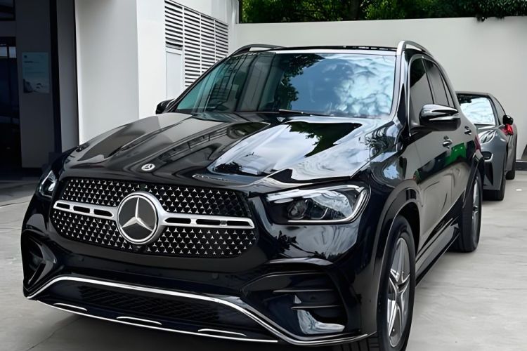 奔驰GLE 2021款 GLE 450 4MATIC 时尚型车身外观1