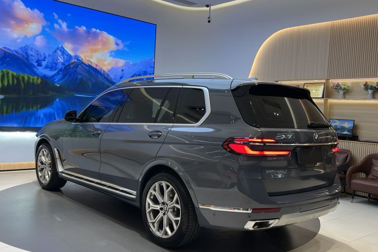 宝马X7 2023款 xDrive40i 领先型豪华套装车身外观6004