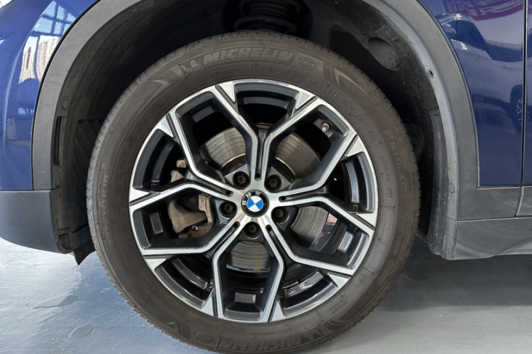 宝马X1 2020款 sDrive25Li 领先型车身外观6009