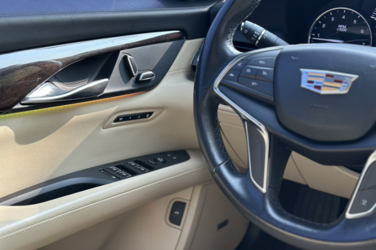 凯迪拉克CT6 2021款 28T 时尚型中控内饰7006