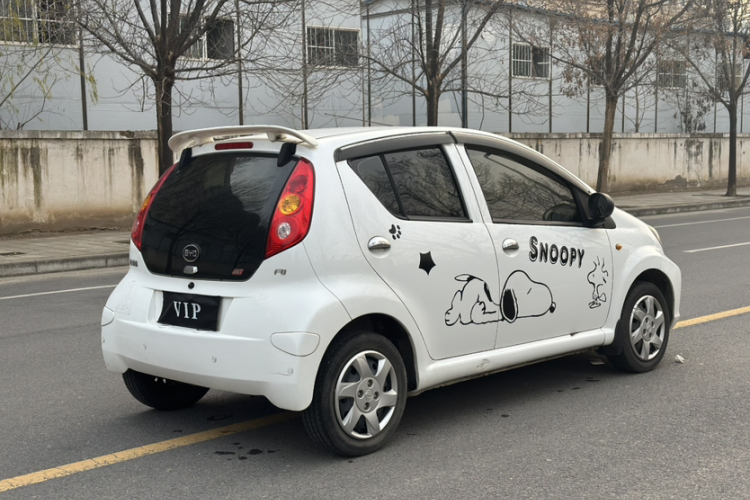 比亚迪F0 2015款 1.0L AMT 铉酷型车身外观6009