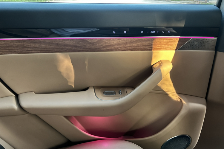 鸿蒙智行 智界R7 2024款 纯电 736km UItra中控内饰7011