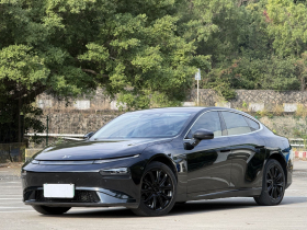 小鹏P7 2022款 670E+