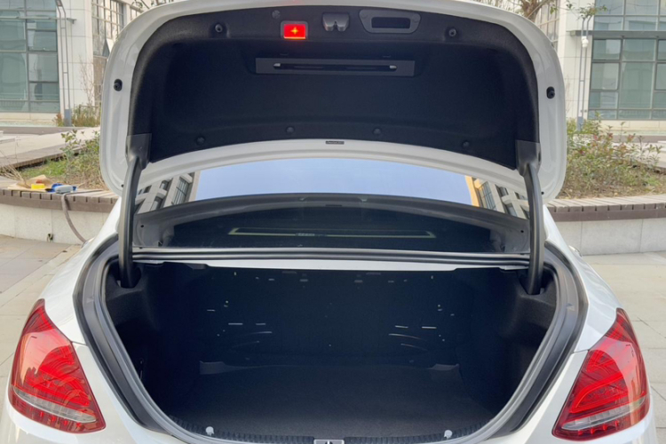 奔驰C级 2017款 C 200 L 运动版局部细节23