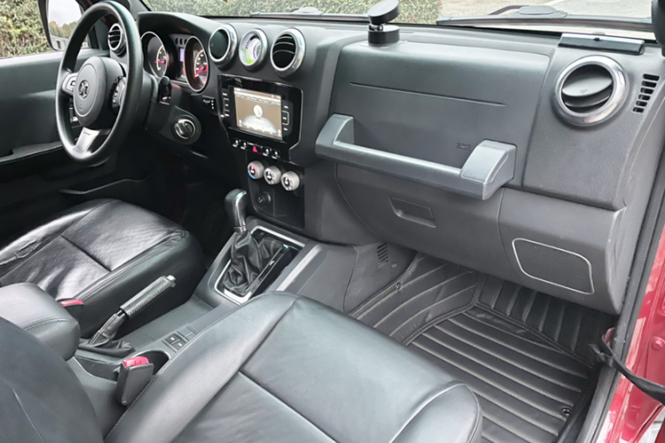 北京越野 北京BJ40 2016款 40L 2.3T 自动两驱豪华版局部细节41