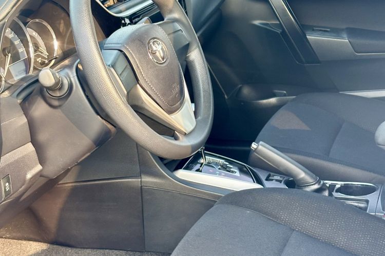 丰田 卡罗拉 2017款 改款 1.2T S-CVT GL中控内饰7006