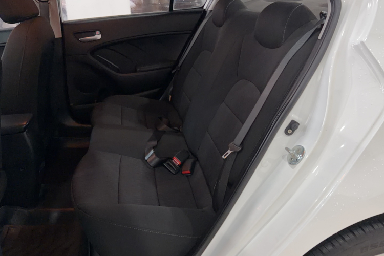 起亚K3 2015款 1.6L 自动GL中控内饰7001