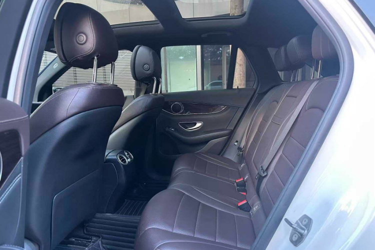 奔驰GLC 2018款 GLC 260 4MATIC 豪华型车身外观6010