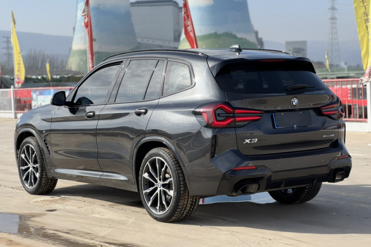 宝马X3 2022款 xDrive30i 领先型 M曜夜套装车身外观6003