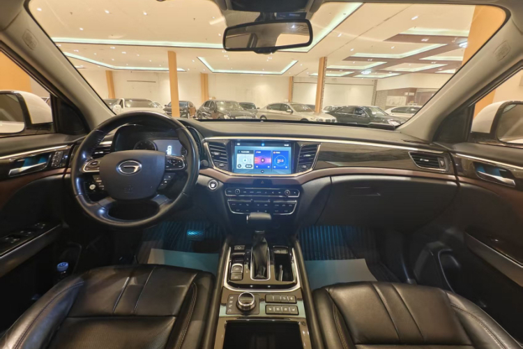 广汽传祺 传祺GS8 2017款 320T 四驱豪华智联版（七座）中控内饰7003