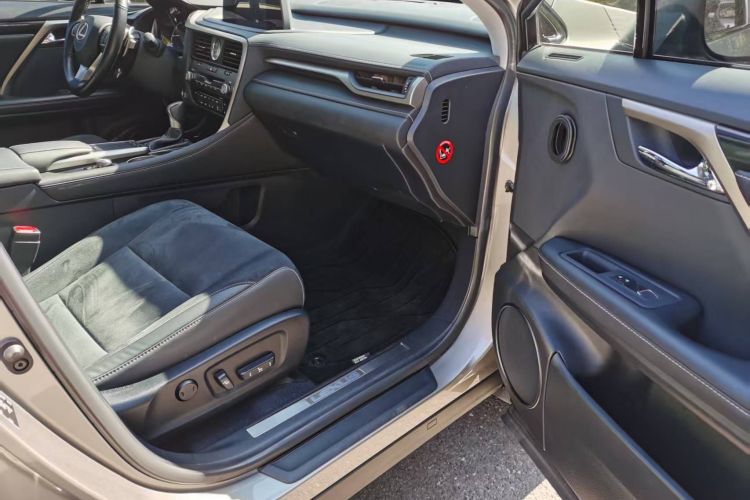 雷克萨斯RX 2020款 改款 300 两驱精英版中控内饰7009