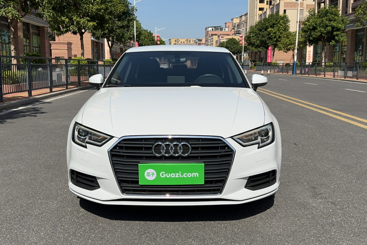 奥迪A3 2018款 30周年年型 Limousine 35 TFSI 进取型车身外观6001