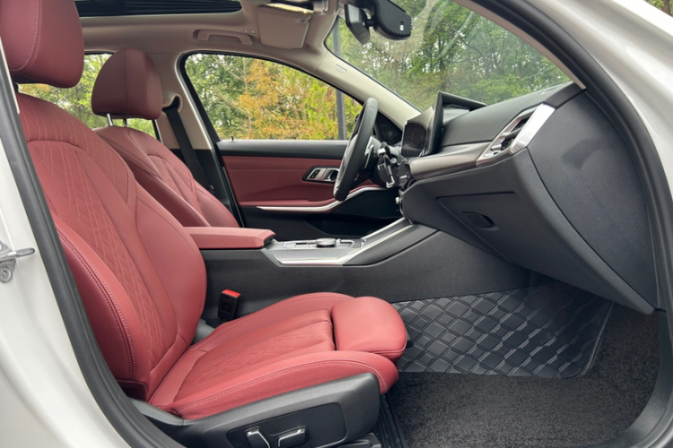 宝马3系 2025款 330Li M运动曜夜套装中控内饰7003