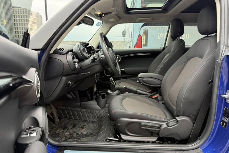 MINI 2019款 1.5T ONE PLUS中控内饰7006