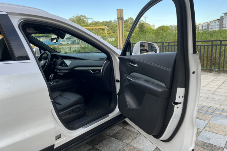 凯迪拉克XT4 2018款 28T 两驱豪华型中控内饰7001