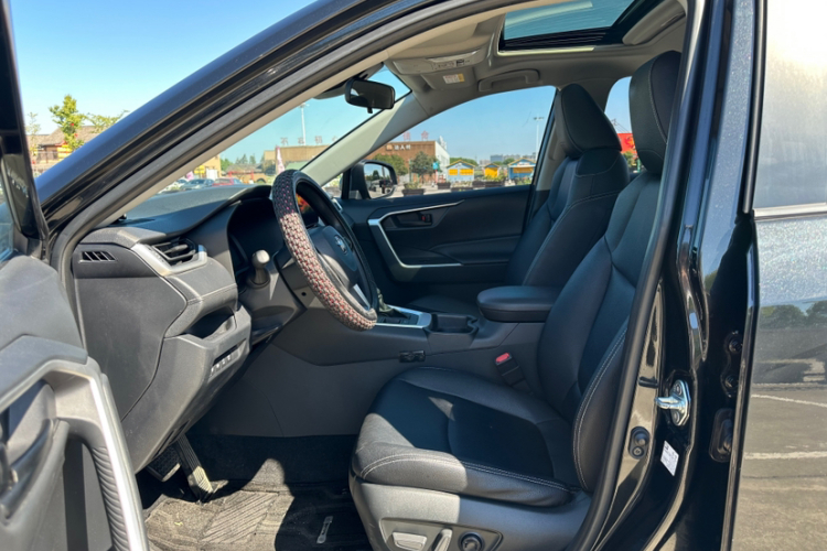 丰田 RAV4荣放 2023款 双擎 2.5L E-CVT两驱精英版中控内饰7012