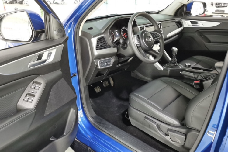 长城 炮 2021款 2.0T商用版手动柴油四驱精英型长箱GW4D20M中控内饰7002