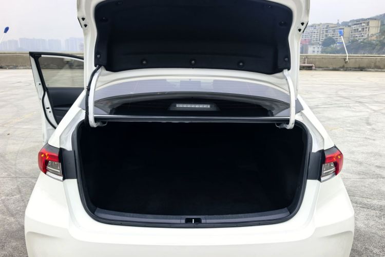 丰田 卡罗拉 2021款 1.2T S-CVT精英PLUS版车身外观6005