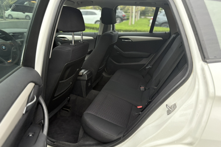 宝马X1 2014款 sDrive18i 时尚型中控内饰7006