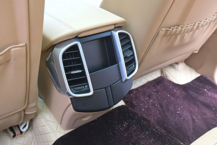 保时捷 2015款 Cayenne 3.0T中控内饰7005