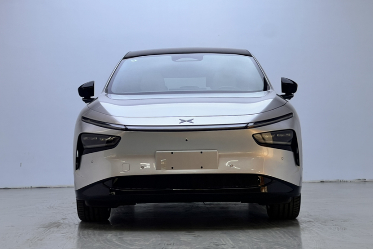 小鹏G7 2025款 702 超长续航 Max车身外观6005