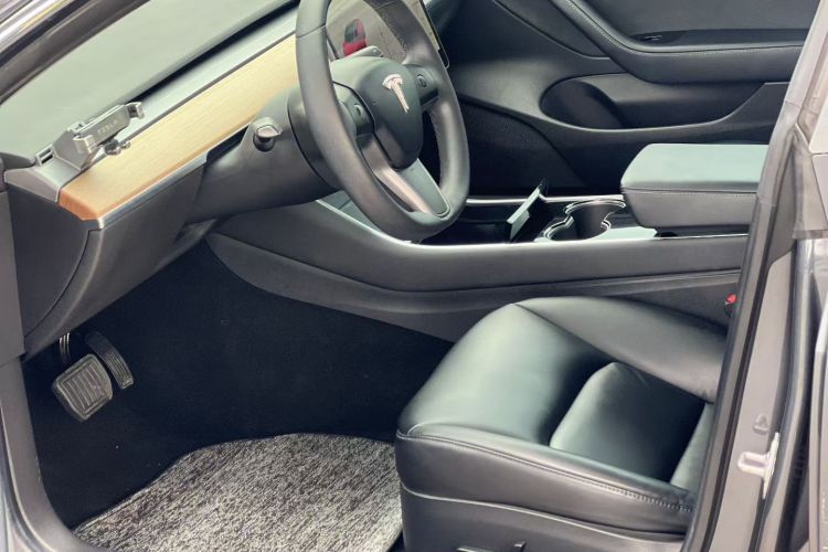 特斯拉 Model 3 2020款 标准续航后驱升级版中控内饰7002