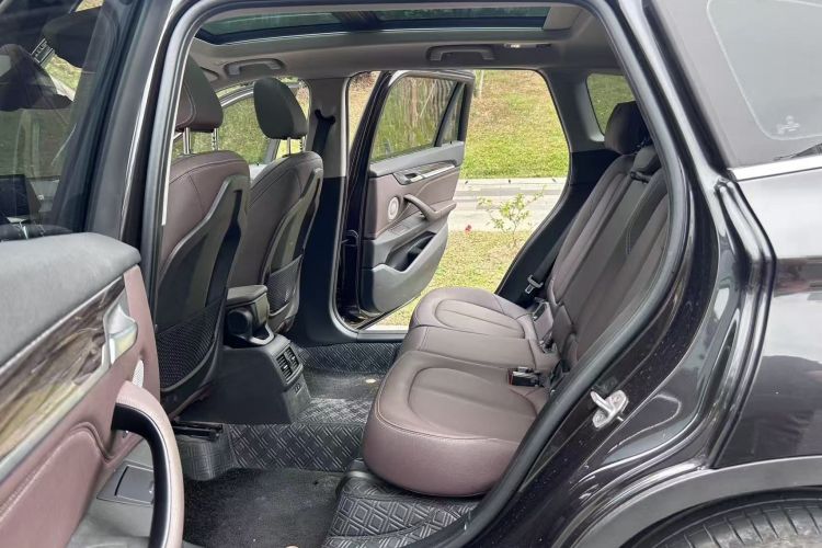 宝马X1 2022款 xDrive25Li 尊享型中控内饰7003
