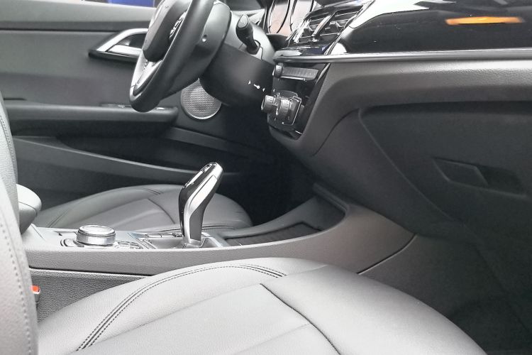 宝马1系 2021款 改款 120i M运动版中控内饰7010