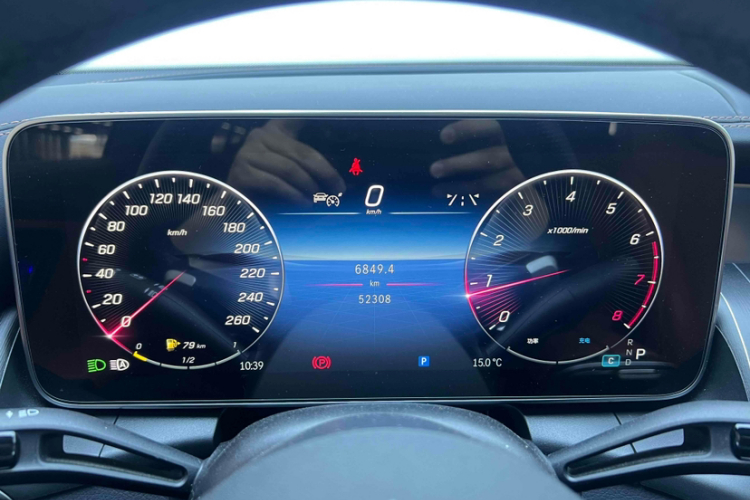 奔驰GLC 2023款 改款 GLC 260 L 4MATIC 豪华型 5座中控内饰15