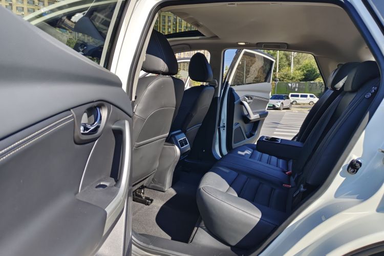 启辰T90 2018款 2.0L CVT智联智尚版 国V中控内饰7004