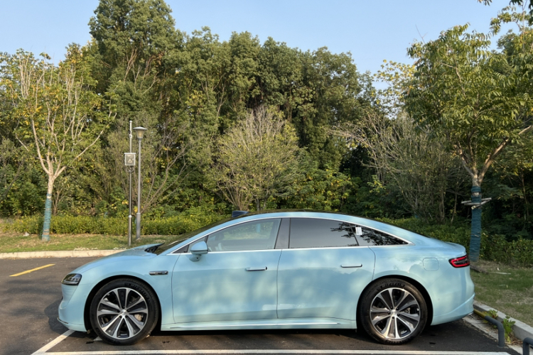 鸿蒙智行 智界S7 2025款 705km Max车身外观6005