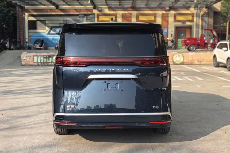 腾势D9 2022款 DM-i 1040 尊贵型车身外观6006