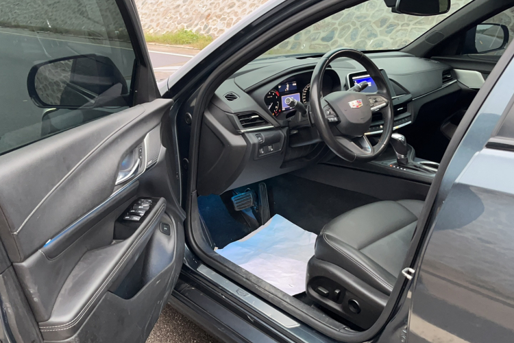 凯迪拉克CT4 2021款 28T 豪华型中控内饰7002